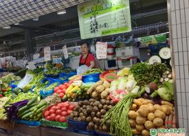 上海：臺風(fēng)過后 菜籃子量足價穩(wěn) ()